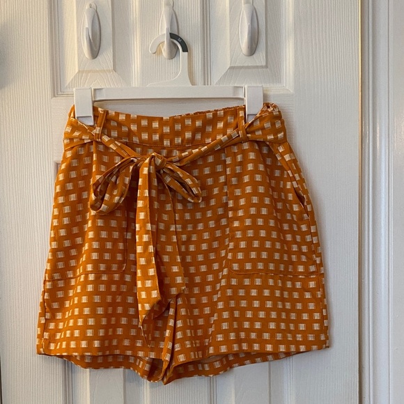 a new day Pants - a new day High Waist Shorts in Orange and White